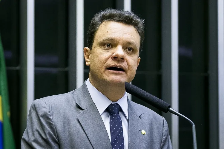 Em posse no TCU, Odair Cunha agradece a Davi Alcolumbre