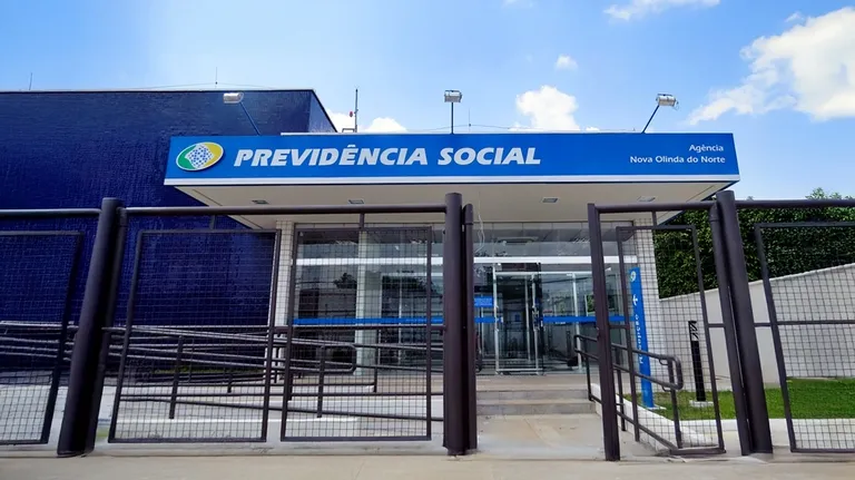 Fila do INSS diminui 6,8% e vai a 2,6 milhões em abri