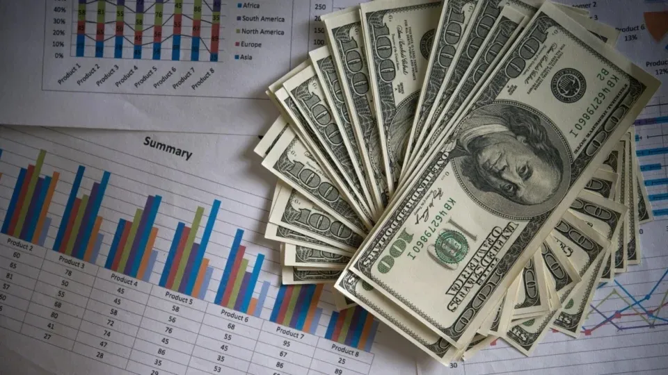 Gastos de brasileiros no exterior sobem 66,4% em abril