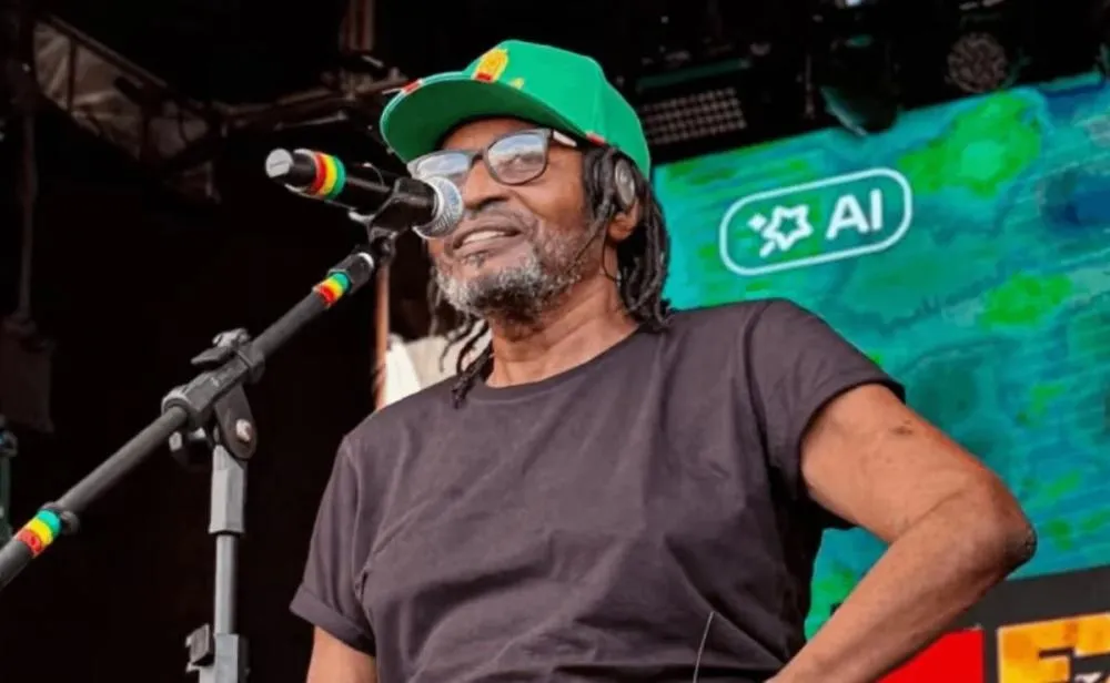 Edson Gomes se pronuncia pela 1ª vez após polêmica com Daniela Mercury