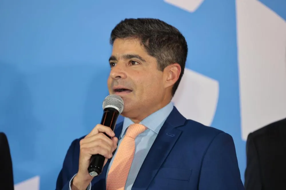 ACM Neto lidera disputa pelo governo da Bahia