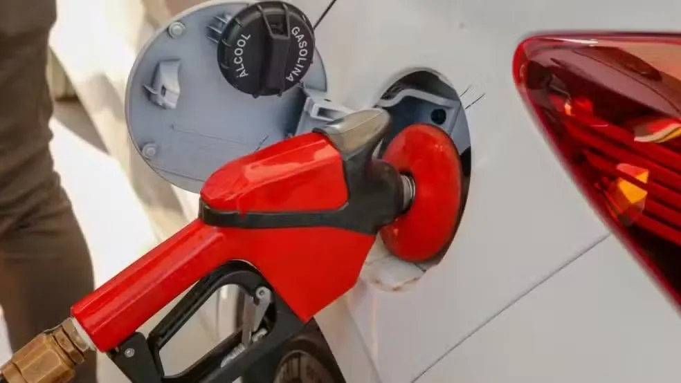 Governo federal anuncia medida para conter aumento do preço da gasolina e do diesel